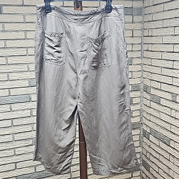 Coldwater Creek Linen Blend Capris, Natural Fit Sz 12 Like New - Picture 5 of 11